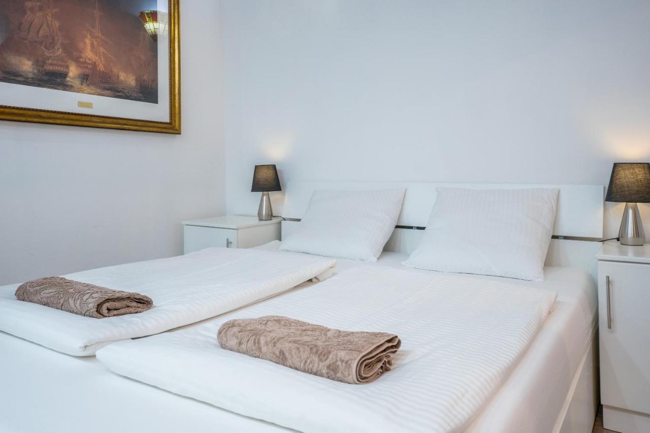Valletta Main Street Apartment DELUXE Buitenkant foto