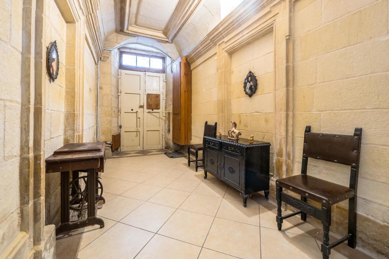 Valletta Main Street Apartment DELUXE Buitenkant foto