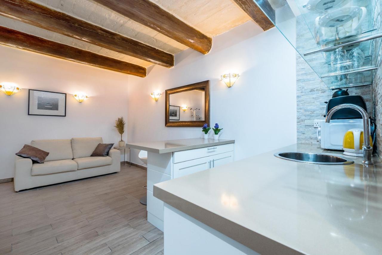 Valletta Main Street Apartment DELUXE Buitenkant foto