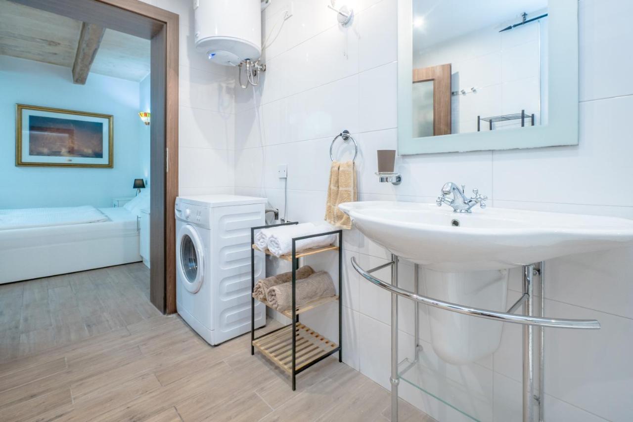Valletta Main Street Apartment DELUXE Buitenkant foto