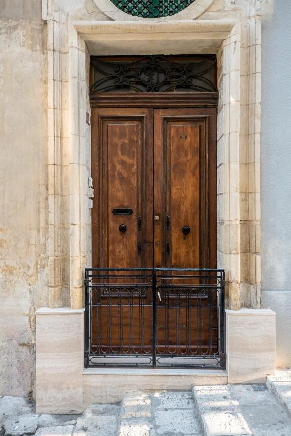 Valletta Main Street Apartment DELUXE Buitenkant foto