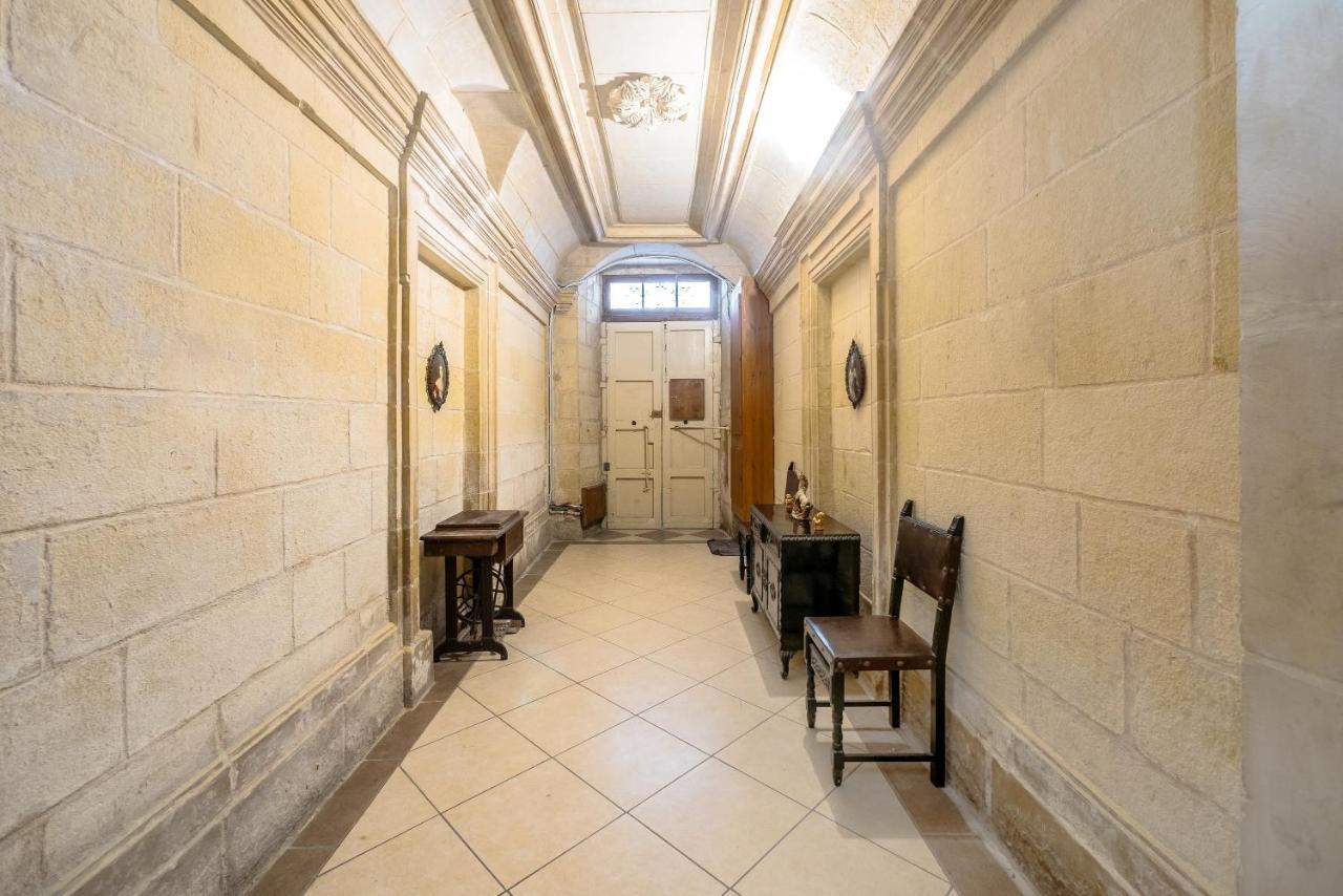 Valletta Main Street Apartment DELUXE Buitenkant foto