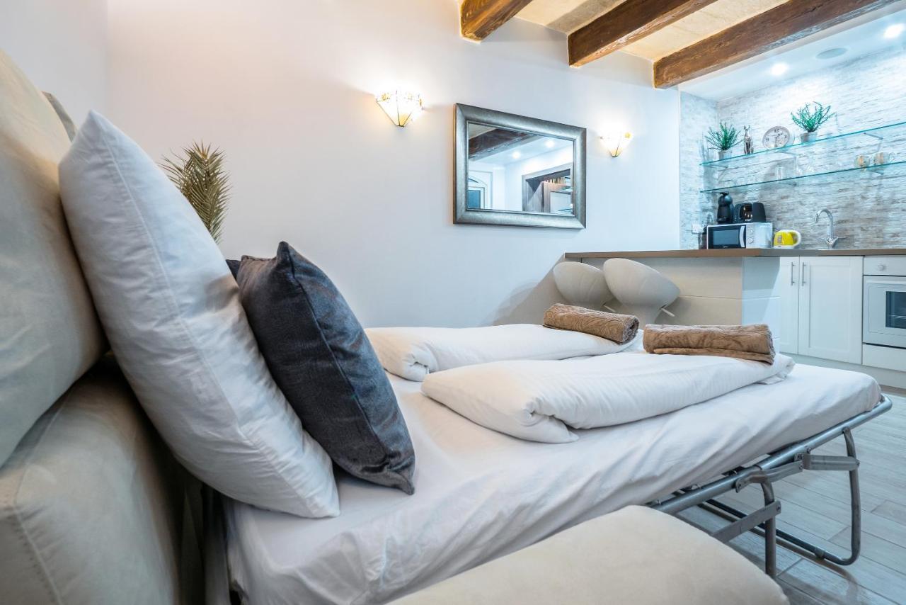 Valletta Main Street Apartment DELUXE Buitenkant foto
